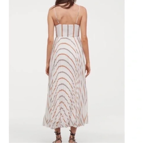 H&M Pleated White and Brown Maxi Sundress - Picture 3 of 13